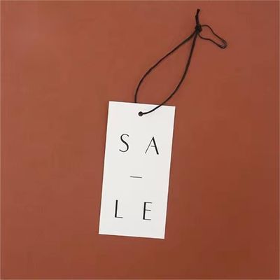 Prezenty String Etykiety odzieżowe na zamówienie Czarny papier Etykiety cenowe Etykiety zawieszone dla odzieży