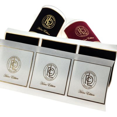 Dobra cena. Hot Sale Velvet Sticker Labels Female Perfume OEM Original Perfume Metal Label dla samoprzylepnych w Internecie